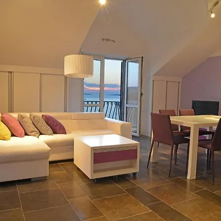 Via With Appartments Lemon,olive,lavender * Maslinica