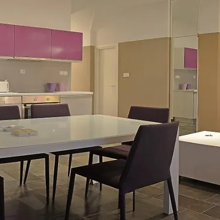 Via With Appartments Lemon,olive,lavender Maslinica
