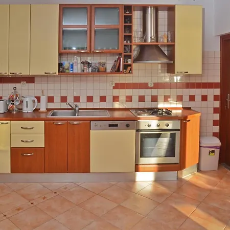 Via With Appartments Lemon,olive,lavender * Maslinica